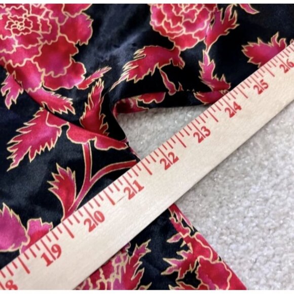 Victoria's Secret Pajama Shirt Red Black Floral Button Up Size Medium - Picture 4 of 8
